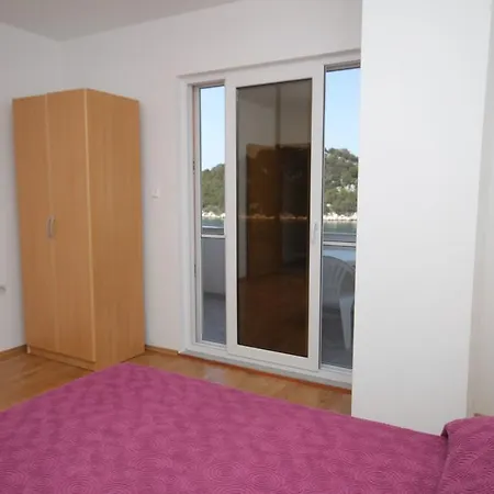 Zaklopatica 8342c Daire Lastovo